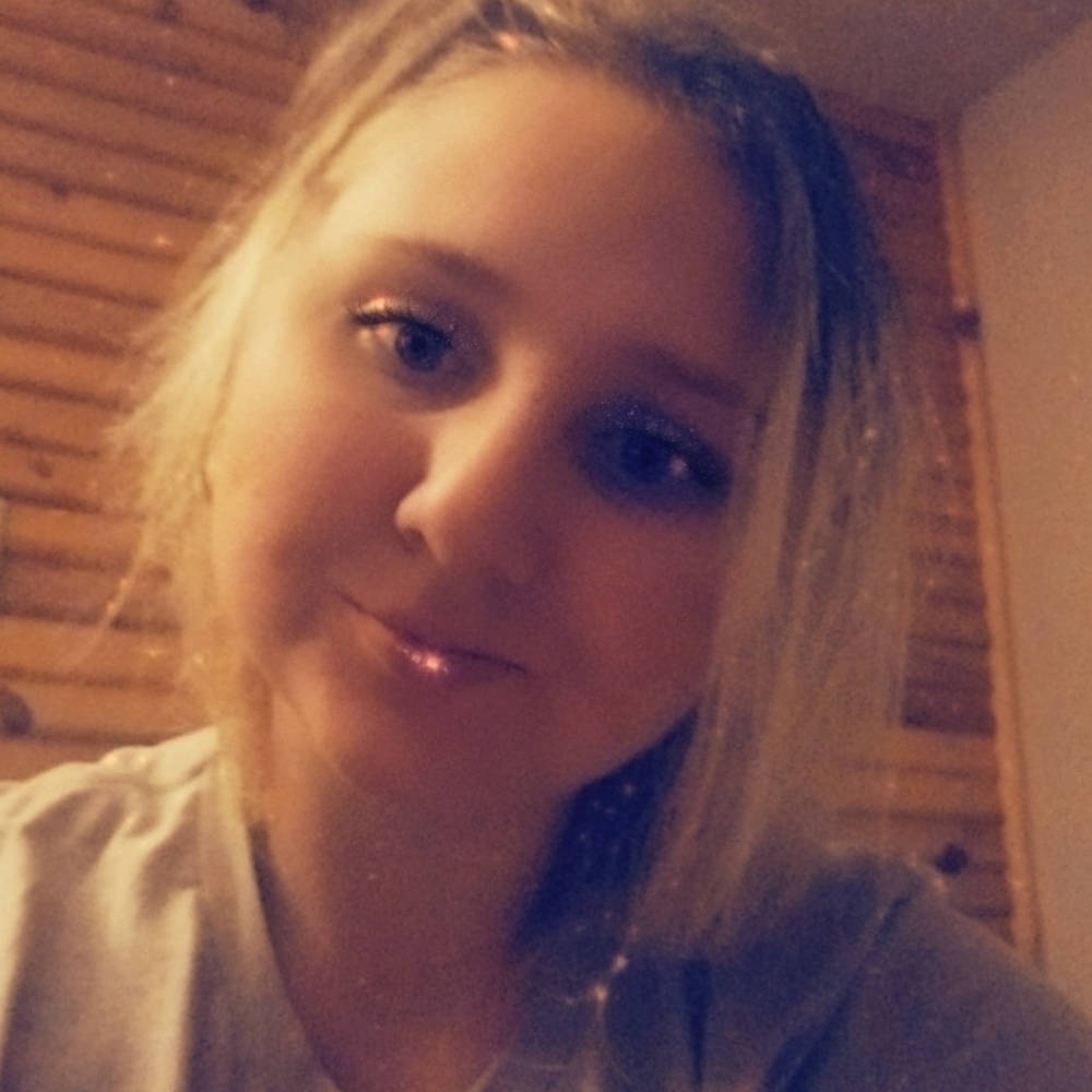 Meet your Posher, Courtney